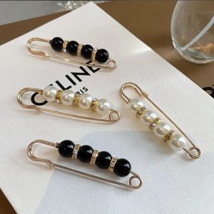 IMPERDIBLE DE PERLAS PARA ROPA